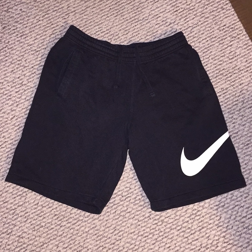 L Nike Swoosh Shorts